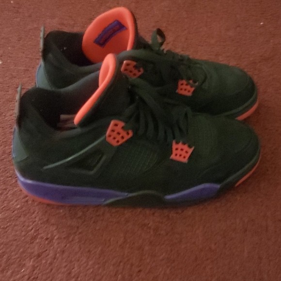 Bought 4 months ago worn 3 times. - Picture 3 of 4